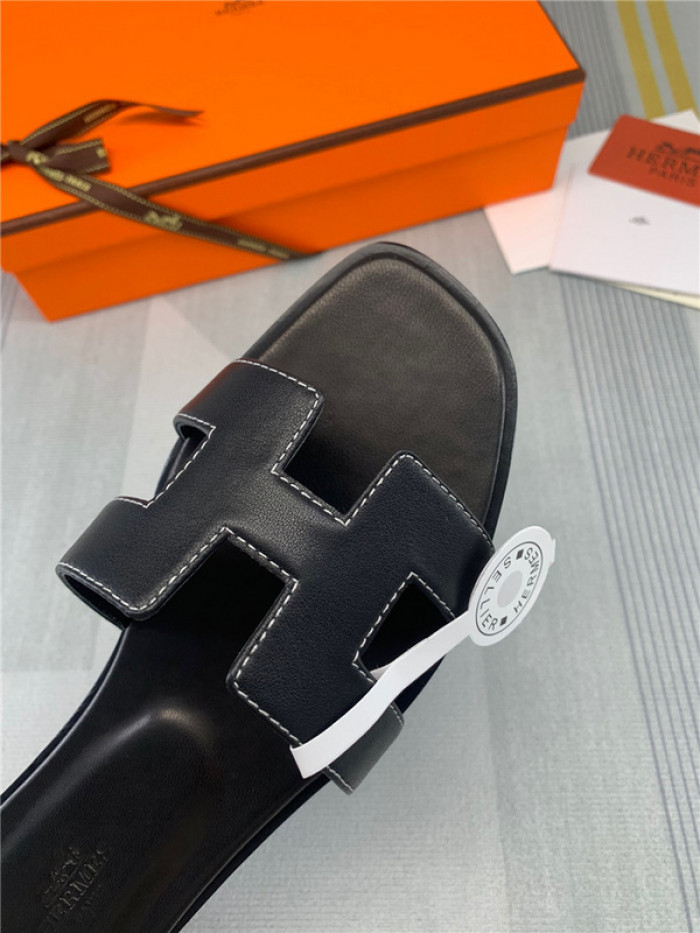 herme* sandal h23