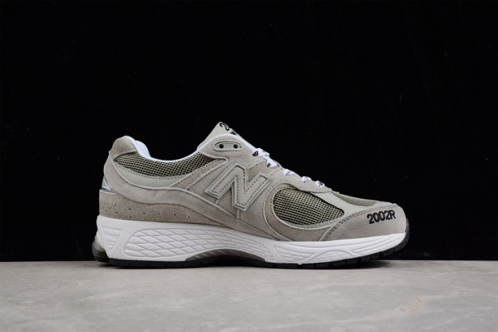 new balance 2002r invincible x n.hoolywood ml2002rv