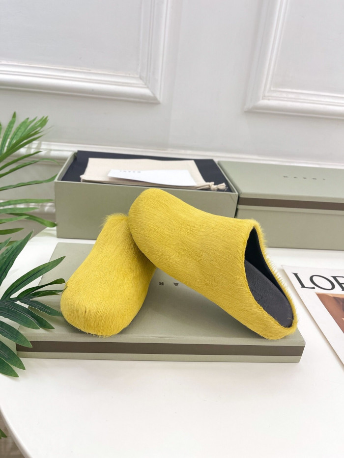 yellow long hair calfskin fussbett sabot iris mar05