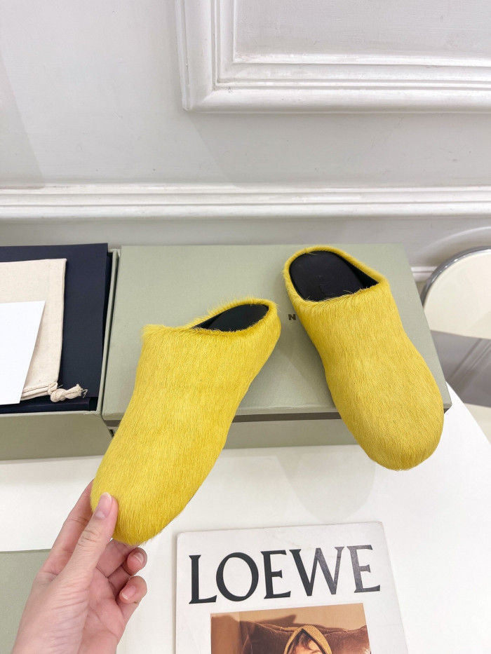 yellow long hair calfskin fussbett sabot iris mar05