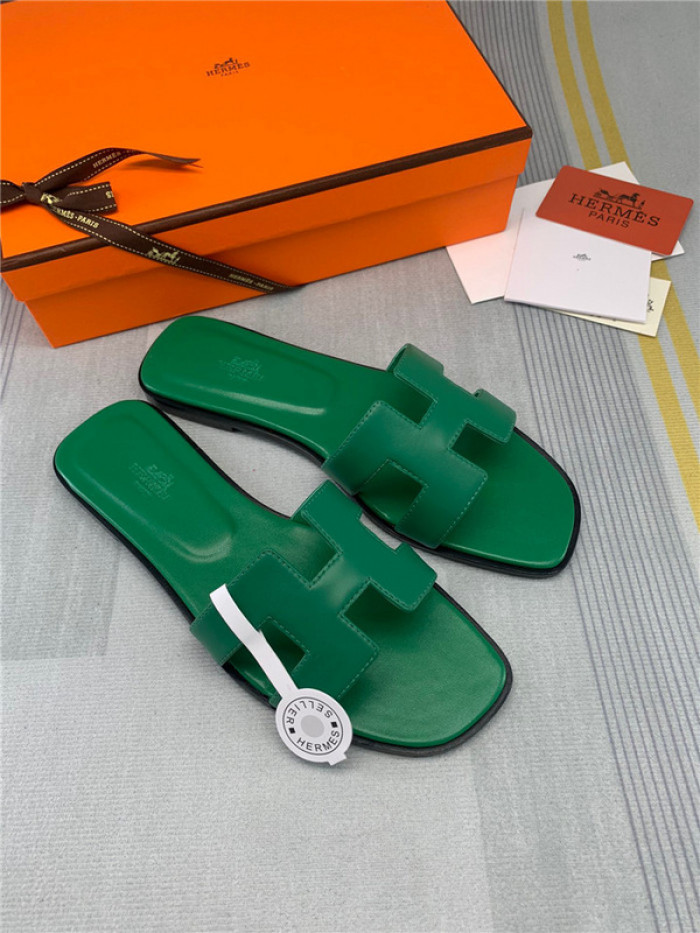 herme* sandal h22