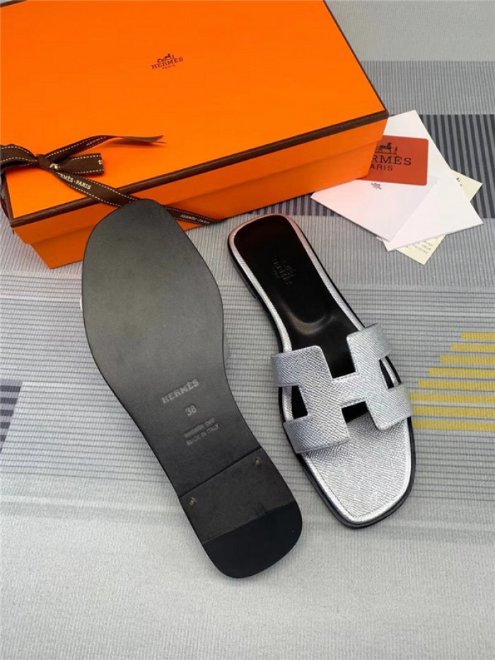 herme* sandal h33