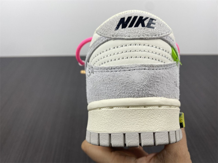ofw x dunk low “17 of 50” dj0950-117