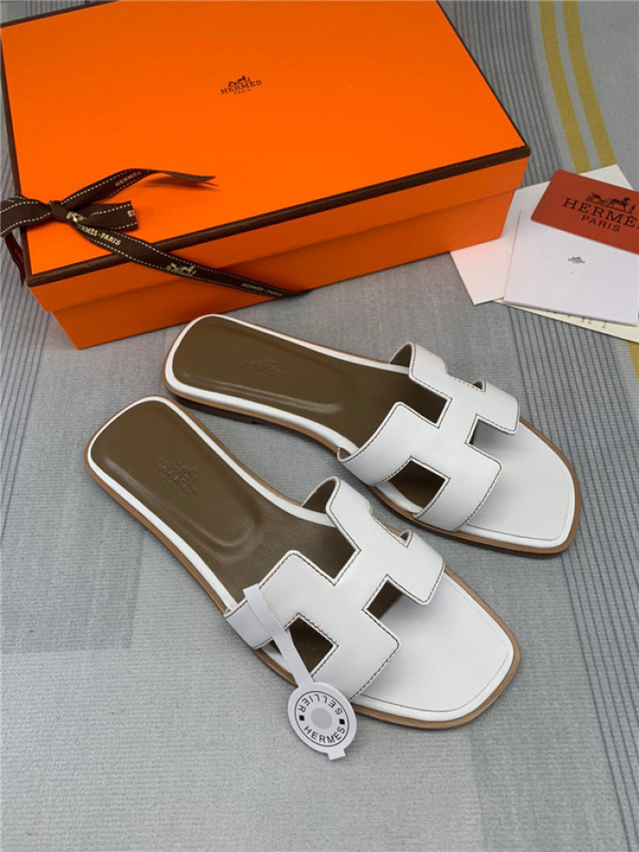 herme* sandal h44