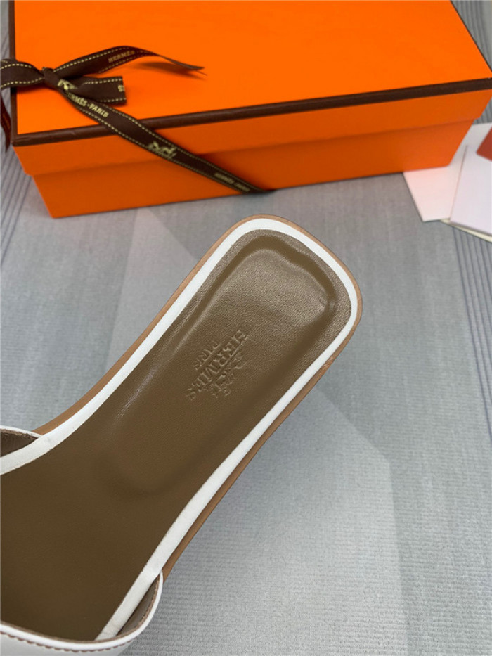 herme* sandal h44