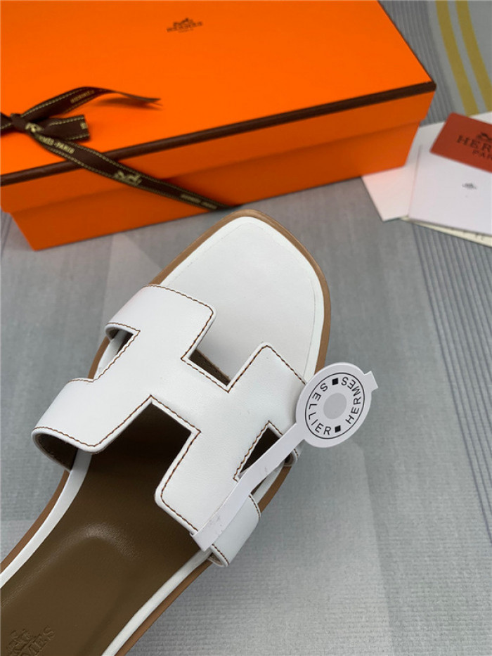 herme* sandal h44