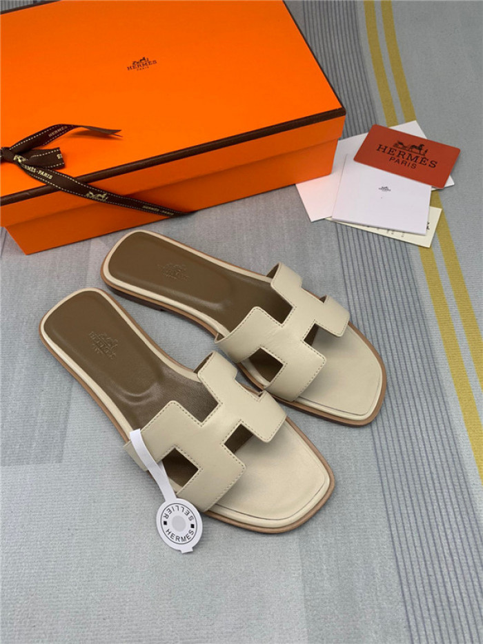 herme* sandal h40