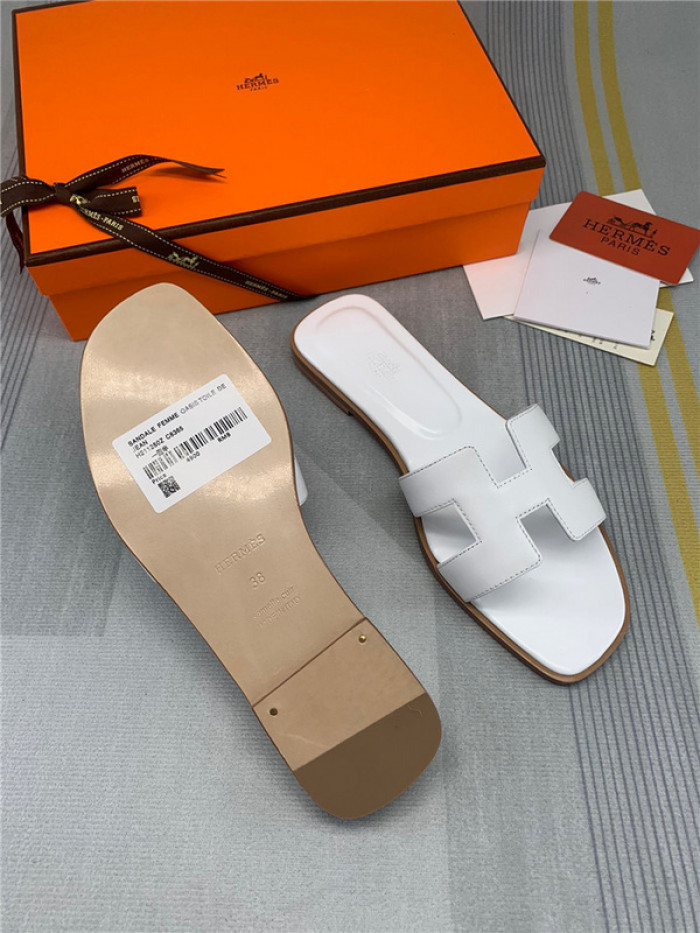 herme* sandal18