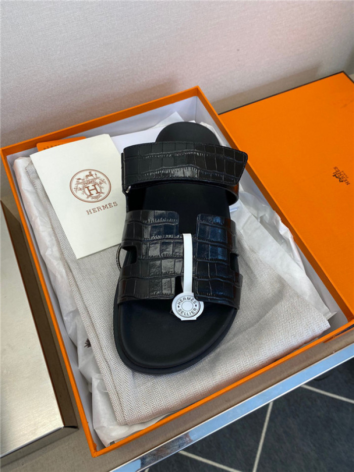 herme* sandal h64
