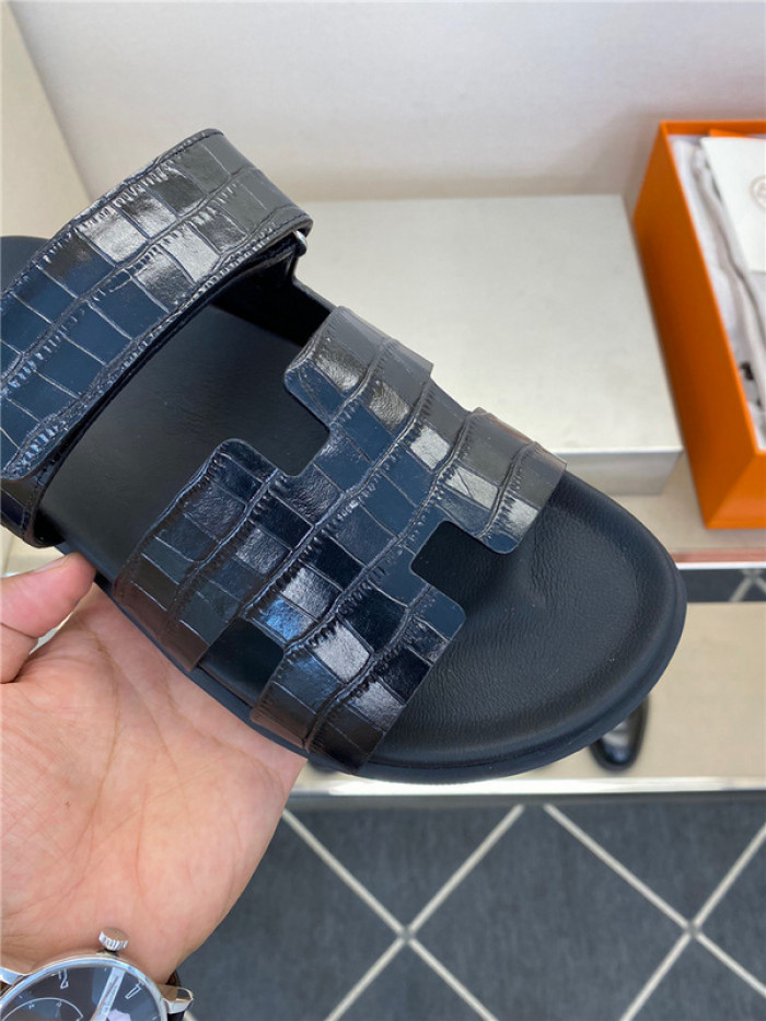 herme* sandal h64