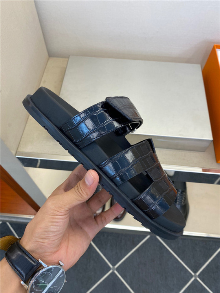 herme* sandal h64
