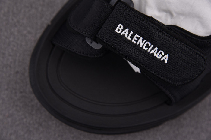balenciag* sandal 18