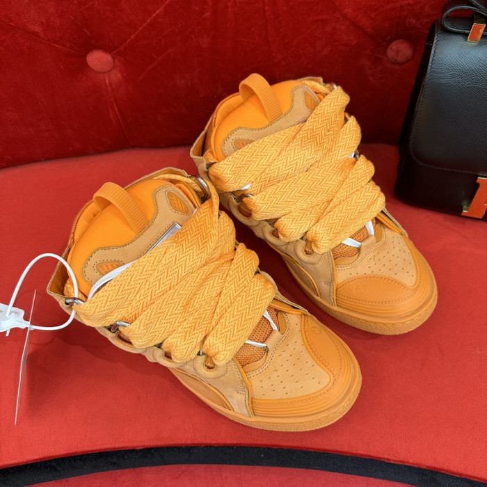 lavin sneaker102