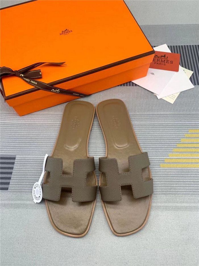 herme* sandal h49