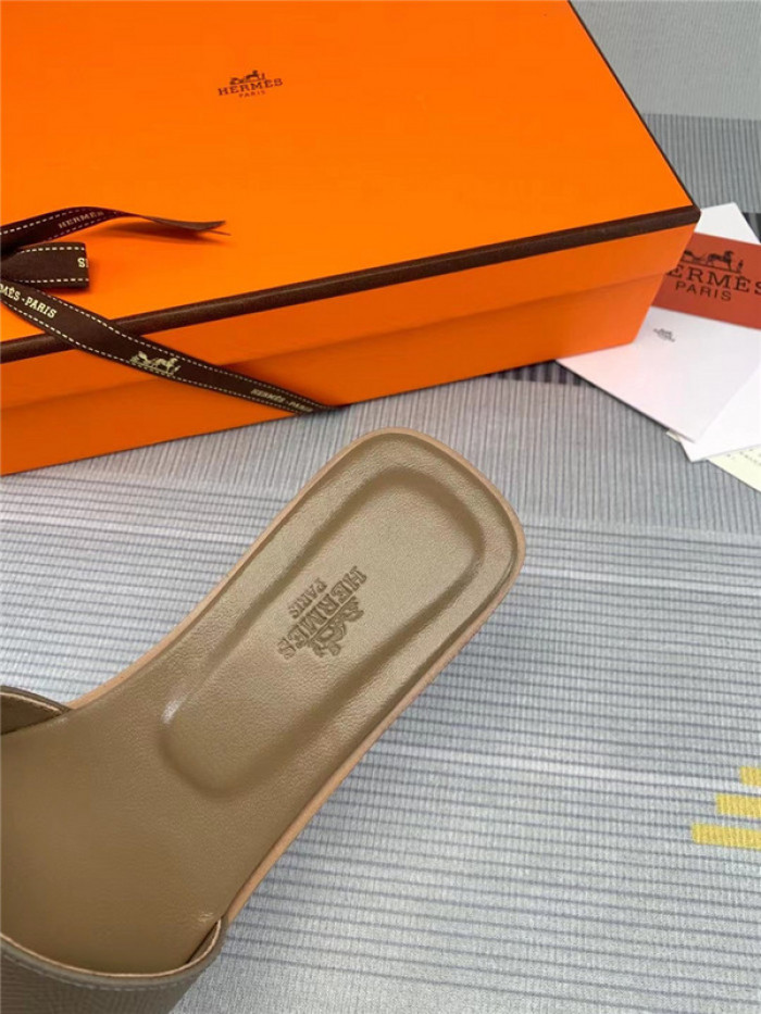 herme* sandal h49