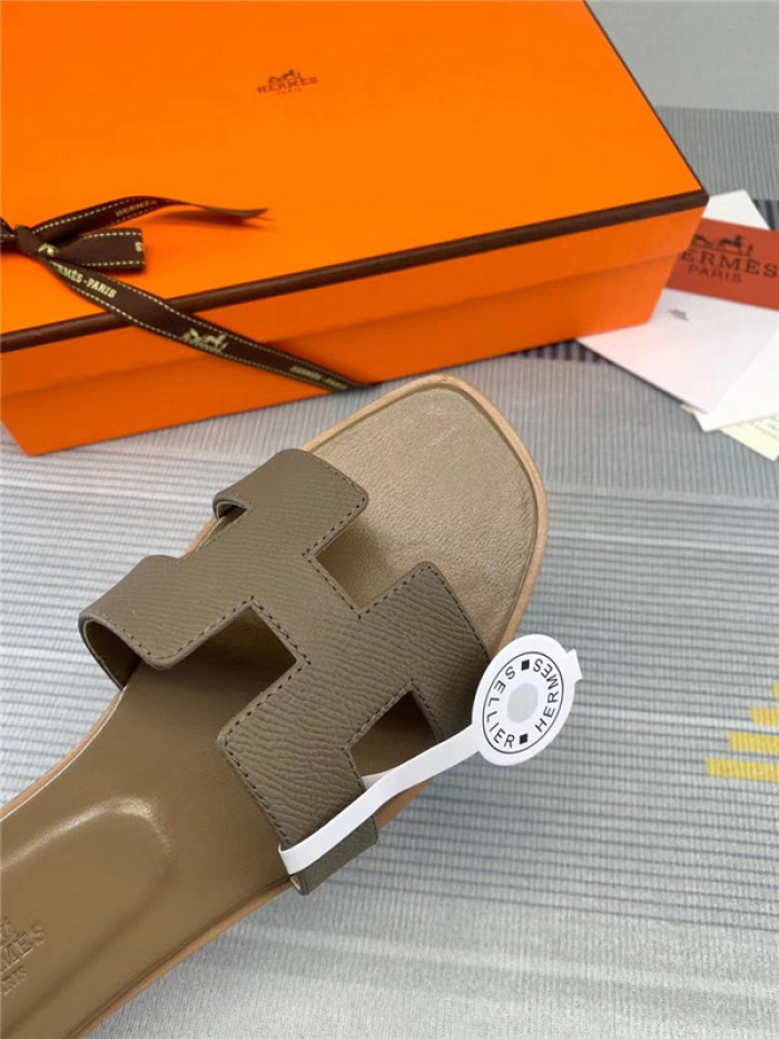 herme* sandal h49