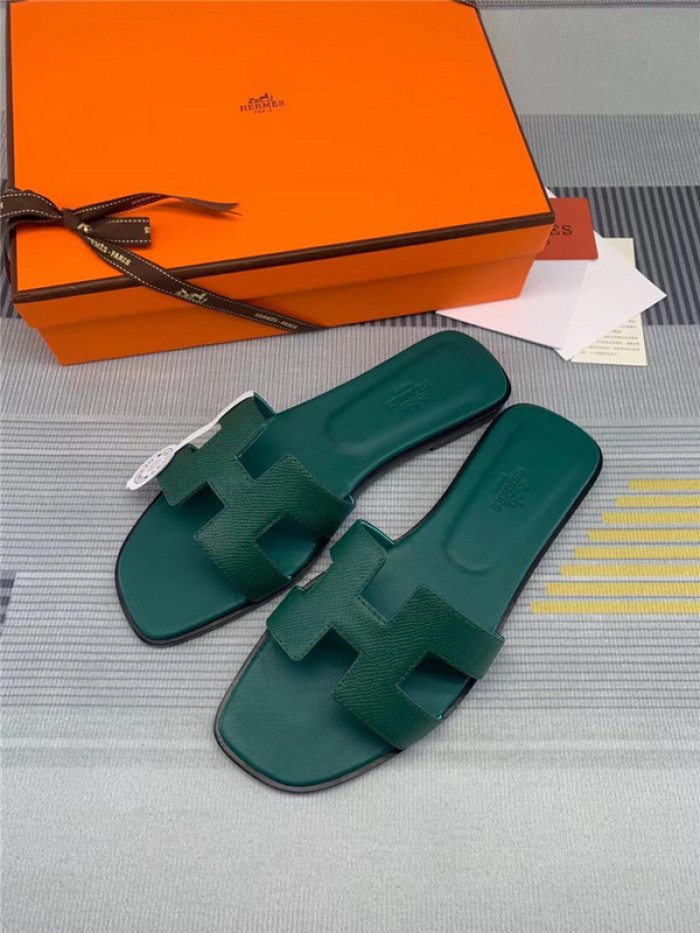 herme* sandal h47