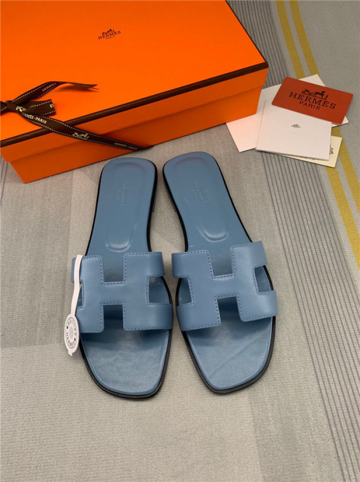 herme* sandal17