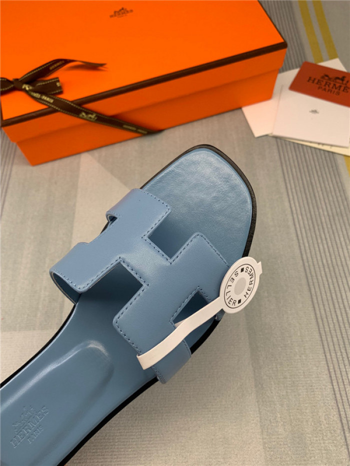 herme* sandal17